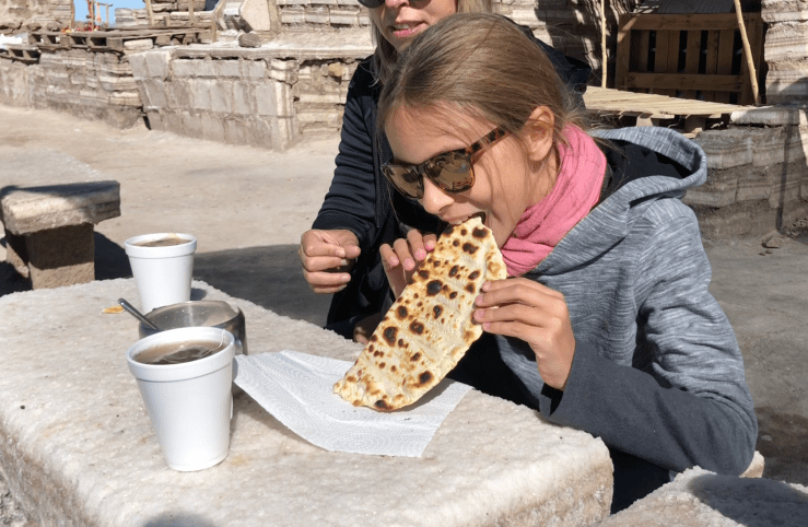 Degustation de Pastel de Queso - Salinas Grandes - Nordeste - Argentine