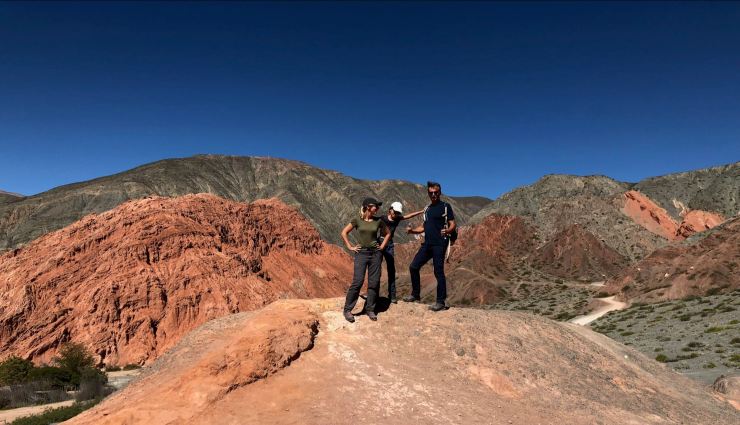 Derrière nous, el Cerro de los 7 colores - Paseo de los colorados - Nordeste - Argentine
