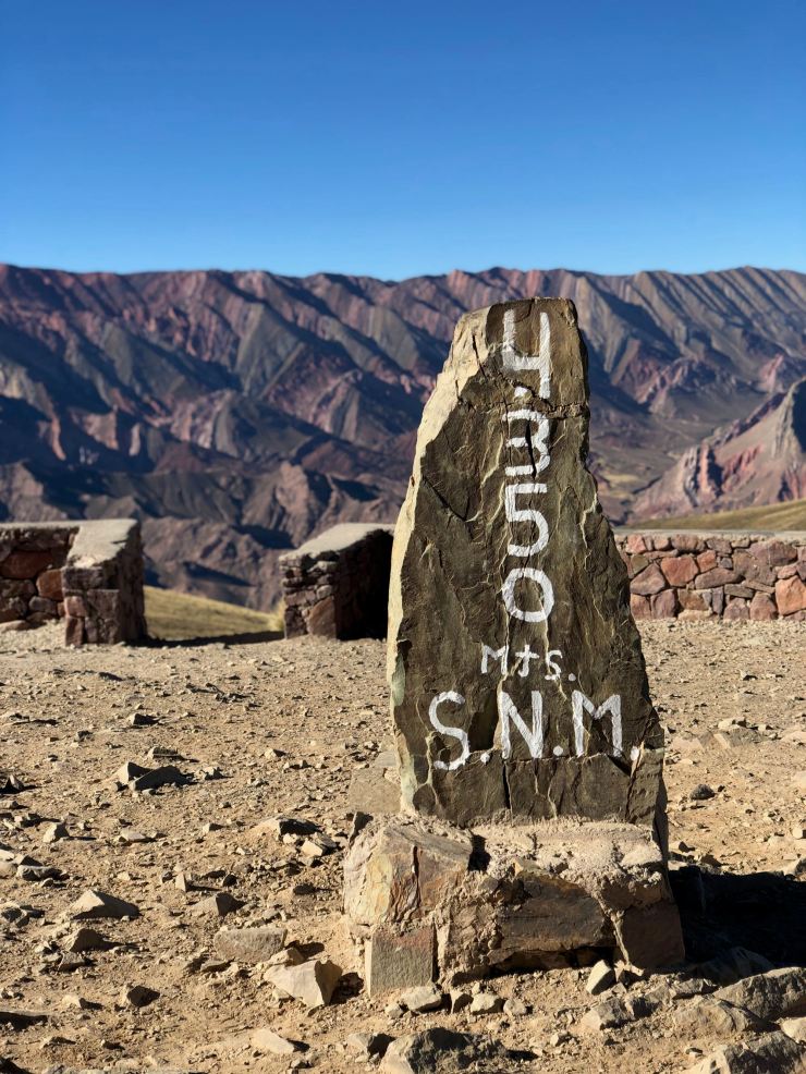 Bienvenus à El Hornocal - 4350 mètres d'altitude - Nordeste - Argentine