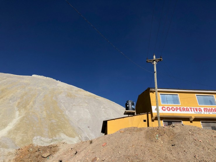 Au pied du Cerro Rico - La maison de la coopérative des mines - Potosi - Bolivie