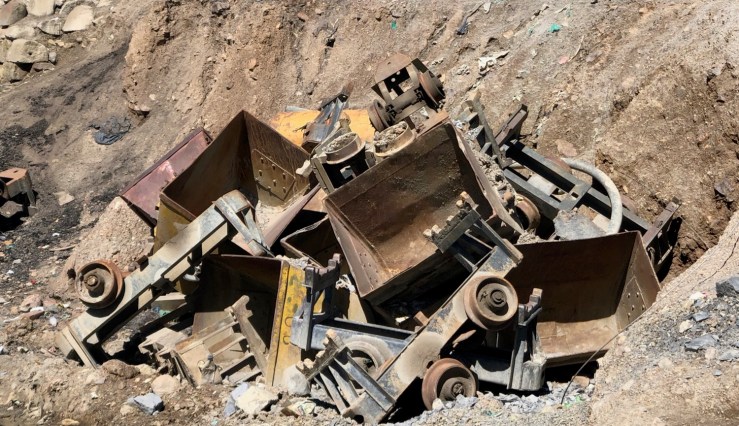Vieux wagonnets - Extérieur de la mine - Potosi - Bolivie