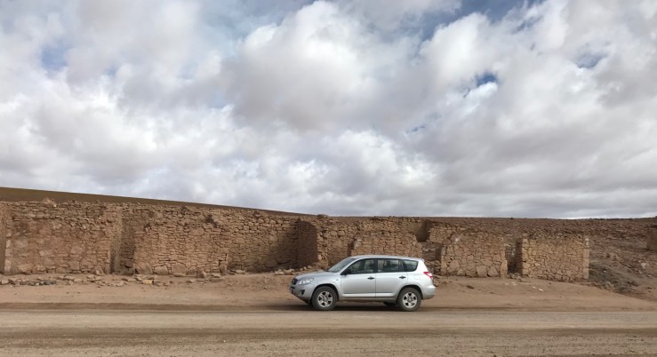 Le SUV de Sergio nous attend - Désert d'Atacama - Chili